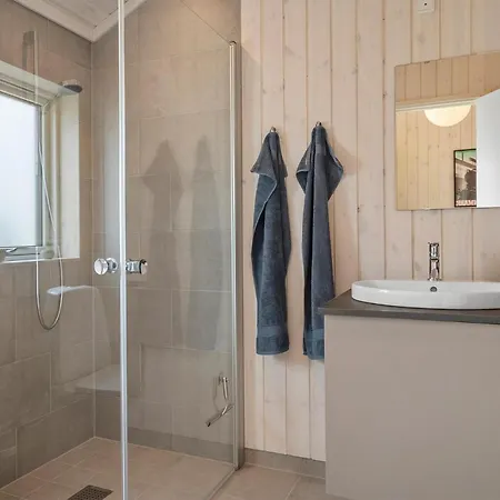 3 Bedroom Stunning In Dom wakacyjny Stege