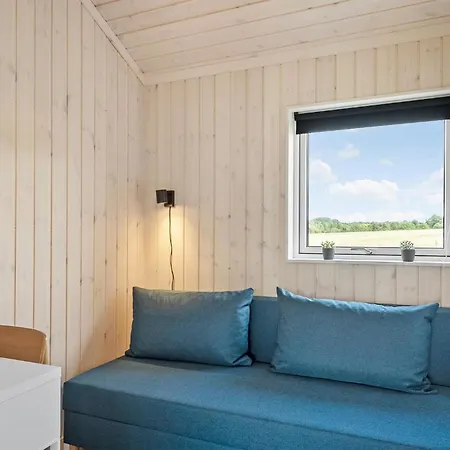 Vakantiehuis 3 Bedroom Stunning In Stege