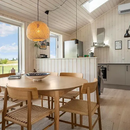 3 Bedroom Stunning In Stege
